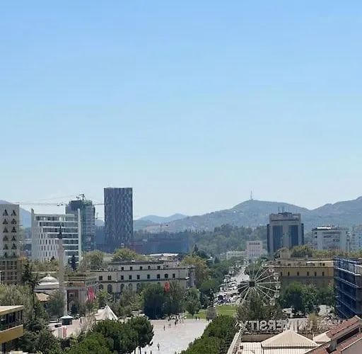 Julio Center تيرانا